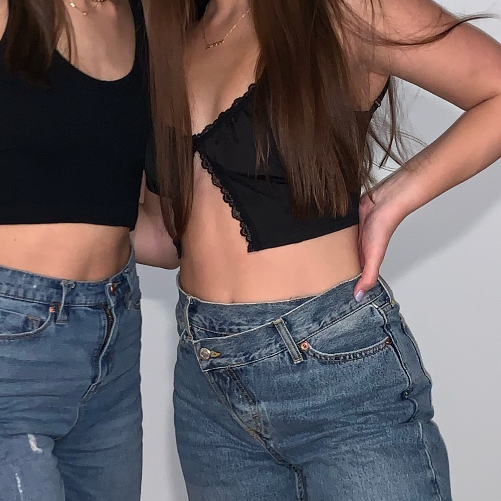 black cropped tank